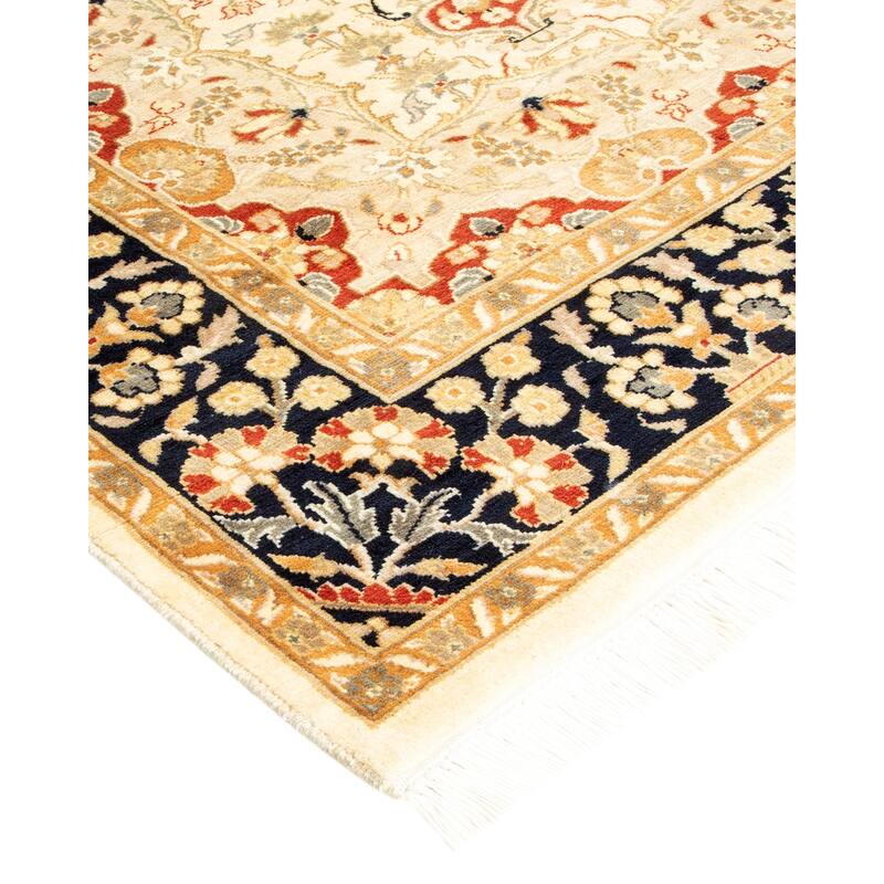 Overton Handknotted Wool Traditional Oriental Ivory Area Rug - 4' x 6'