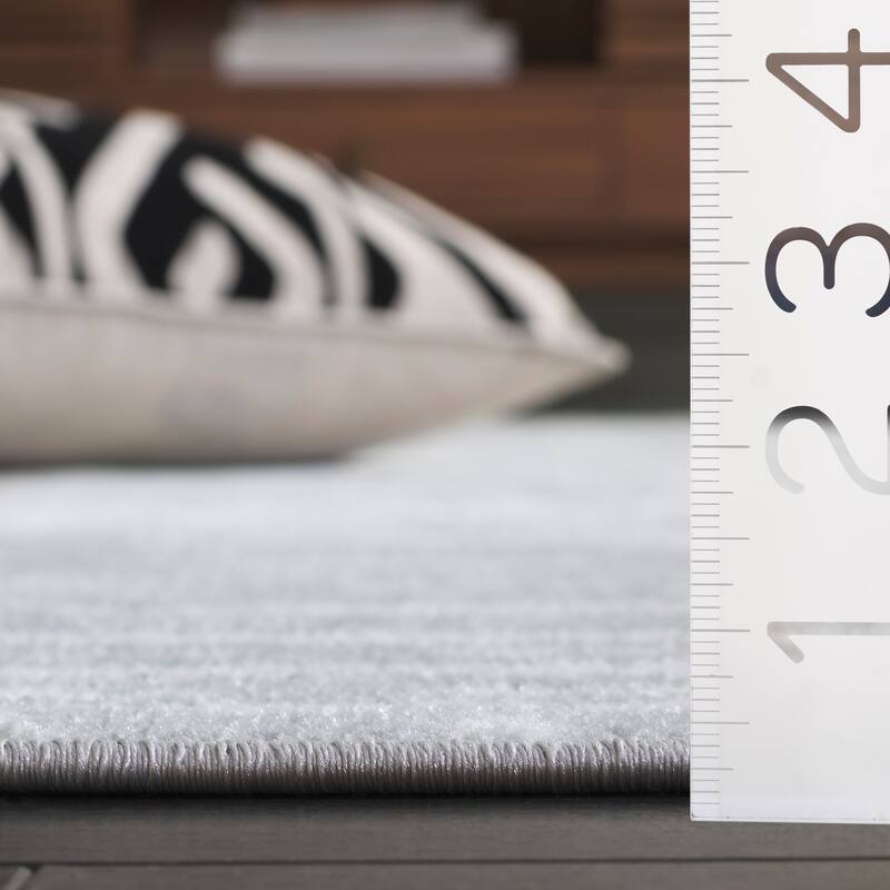 SAFAVIEH Bayside Machine Washable Neshka Modern Abstract Rug