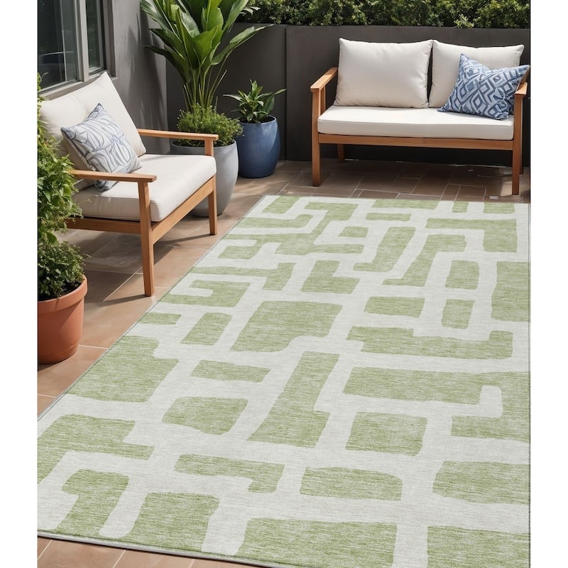 HomeRoots Abstract Transitional Rectangle Outdoor Rug - 5' X 8'