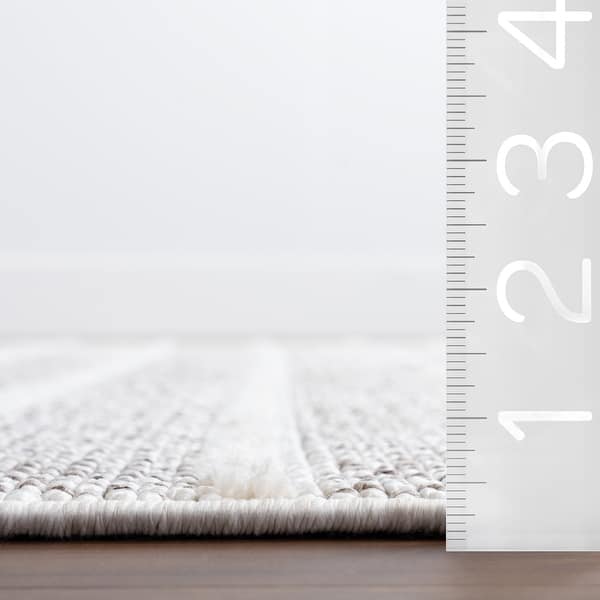Nuloom Lucretia Striped Tassels Area Rug