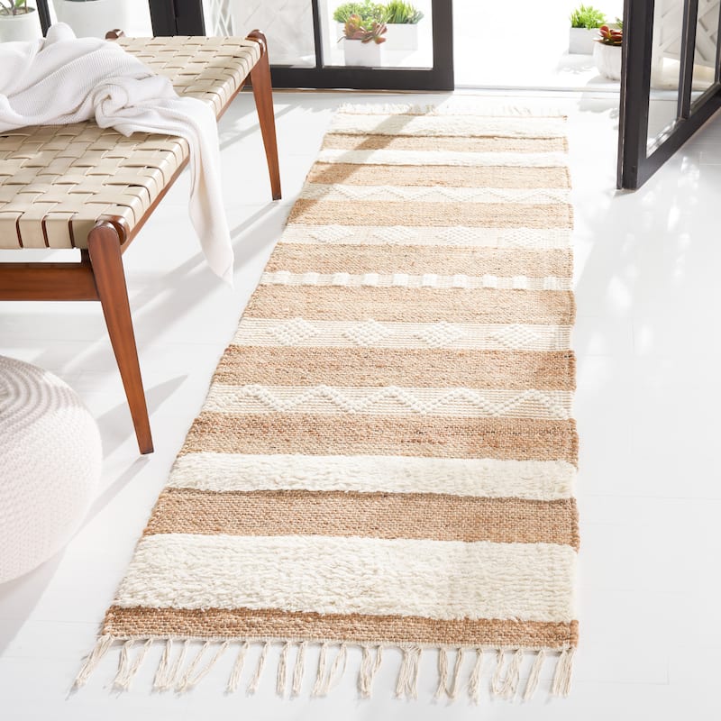 SAFAVIEH Handmade Natura Callie Jute Fringe Rug