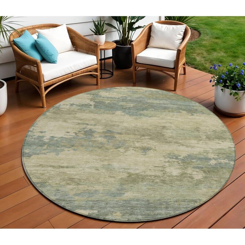 HomeRoots Abstract Transitional Rectangle Outdoor Rug - 8' Round