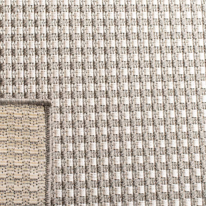 SAFAVIEH Lakeside Nexhmie Indoor/ Outdoor Waterproof Patio Backyard Rug
