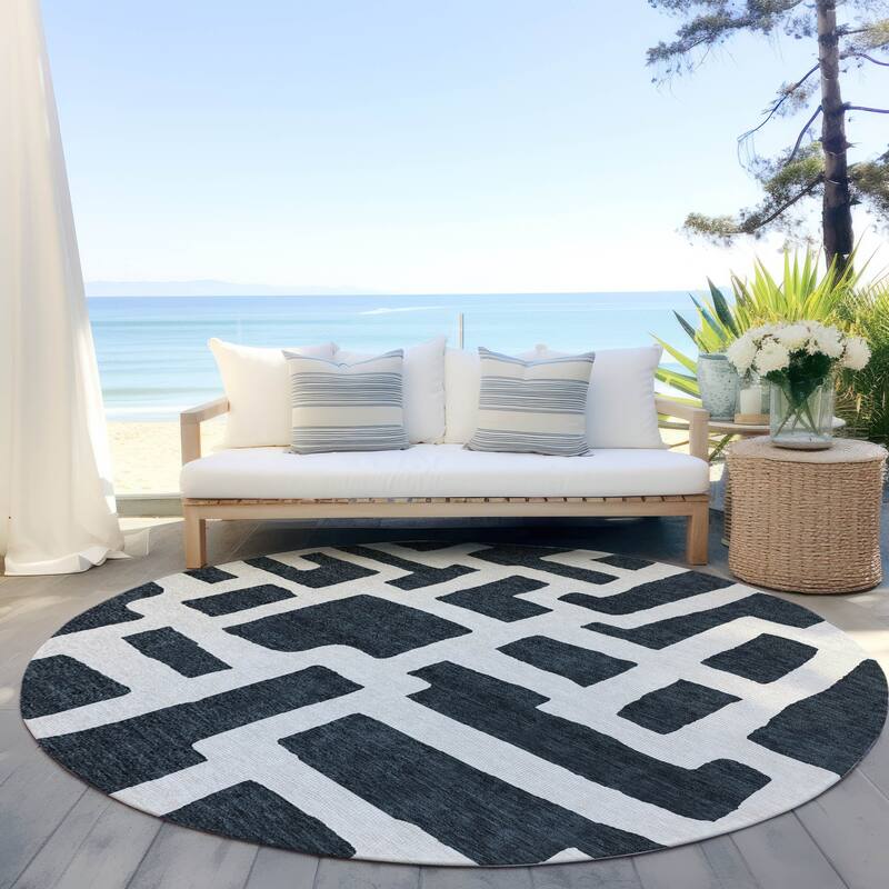 Machine Washable Indoor/ Outdoor Chantille Contemporary Geo Rug - Black - 8' x 8'
