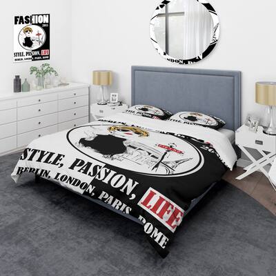 Designart 'Style Passion Life Fashion Girl I' Vintage Duvet Cover Set
