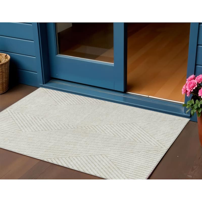 HomeRoots Geometric Transitional Rectangle Outdoor Rug - 3' x 5'