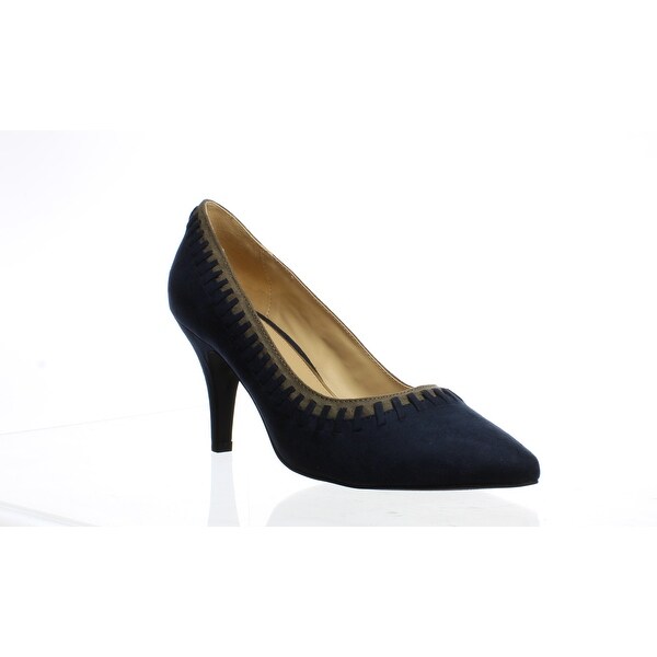 navy pumps size 7