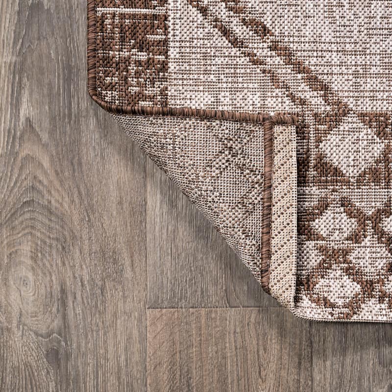 JONATHAN Y Carwa Diamond Tribal Medallion Indoor/Outdoor Area Rug
