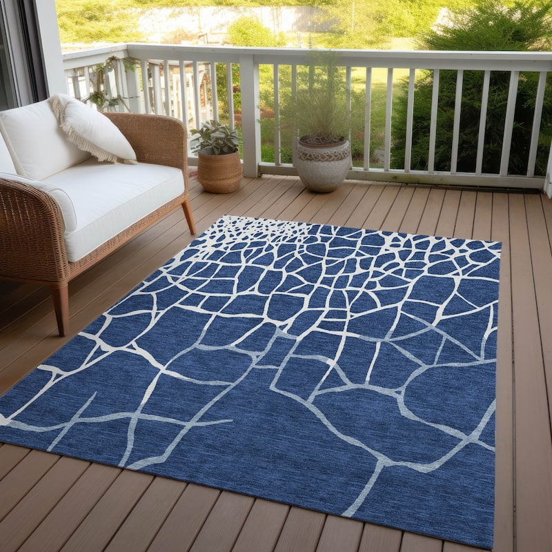 Machine Washable Indoor/ Outdoor Abstract Webby Chantille Rug