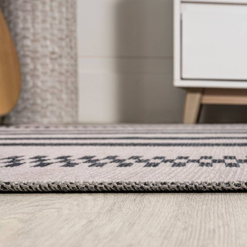 JONATHAN Y Timantii Bohemian Medallion Textured Weave Machine Washable Area Rug