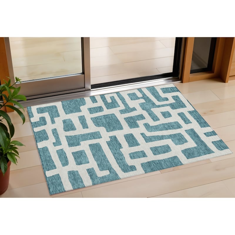 HomeRoots Abstract Transitional Rectangle Outdoor Rug - 3' x 5'