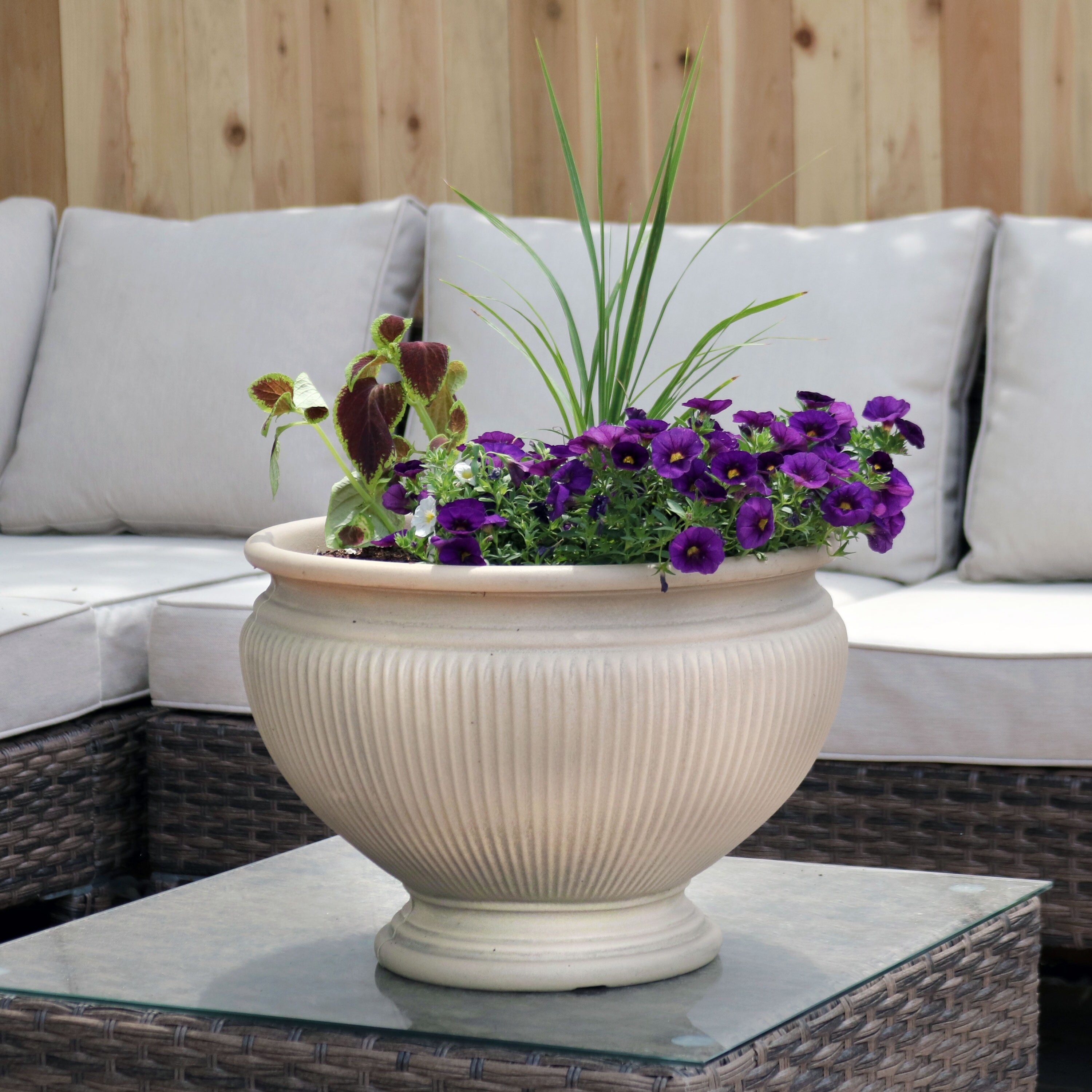 Rust Finish Sunnydaze Elizabeth Outdoor Flower Pot Planter 4-Pack 16-Inch