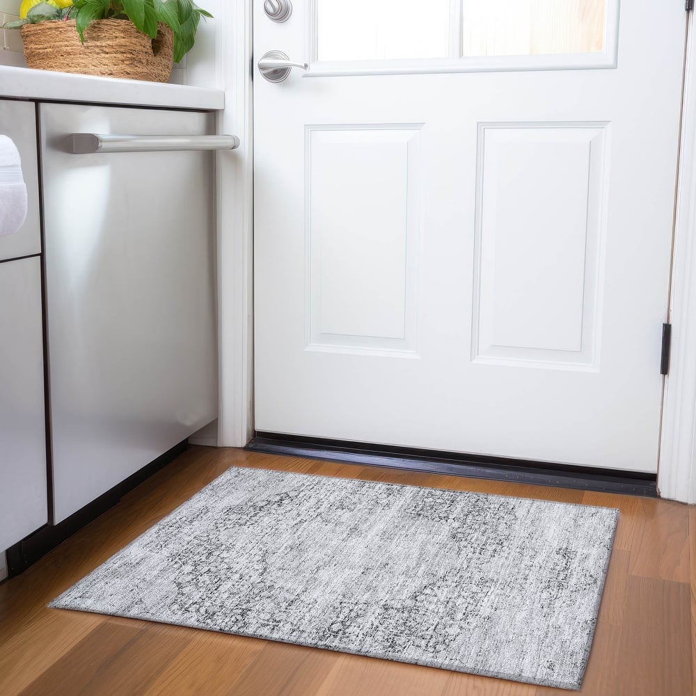 Machine Washable Indoor/ Outdoor Vintage Traditional Chantille Rug