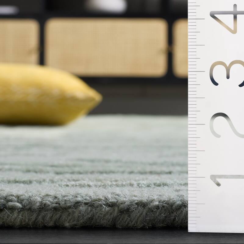 SAFAVIEH Handmade Glamour Oprica Contemporary Wool Rug