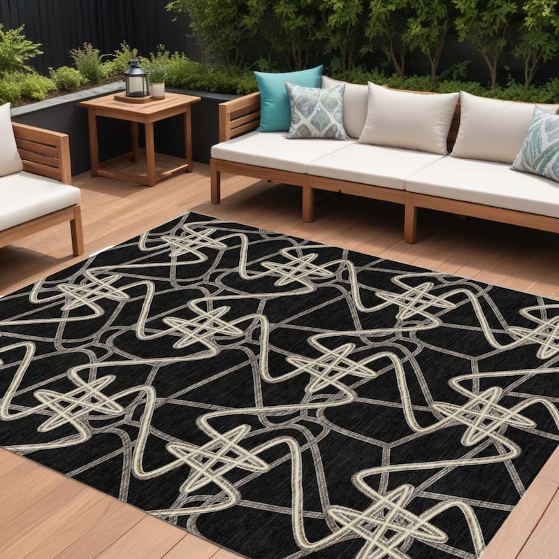 HomeRoots Geometric Contemporary Rectangle Outdoor Rug - 8' X 10'