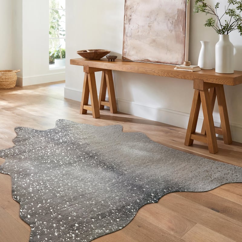 Alexander Home Sierra Faux Cowhide Rug - 6'2" x 8'