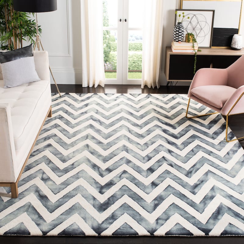 SAFAVIEH Dip Dye Erkhild Hand-tufted Wool Chevron Area Rug - 9' x 12' - Ivory/Grey