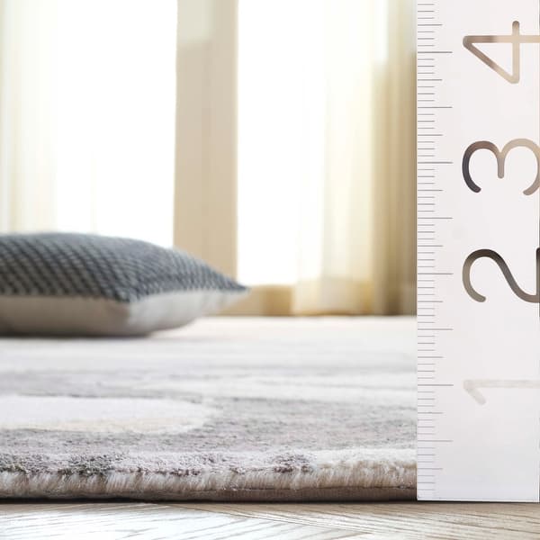 SAFAVIEH Couture Hand-Knotted Centennial Lindije Modern Silk Rug