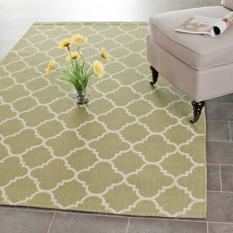 SAFAVIEH Courtyard Kristelle Indoor/ Outdoor Waterproof Patio Backyard Rug - 2'7" x 5' - Green/Beige
