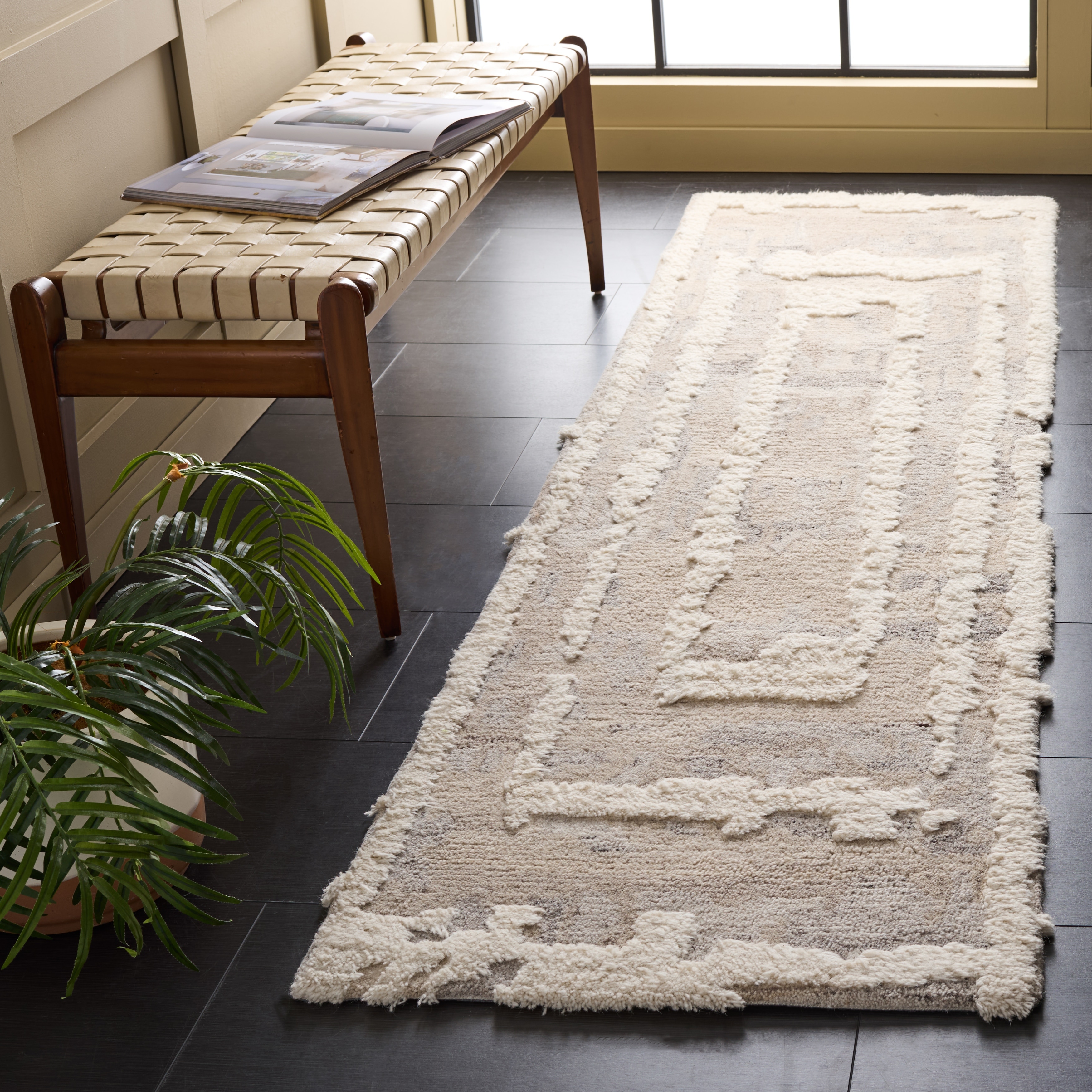 元値25万★ビンテージラグ 280x190 カシュガイ 絨毯 エスニック 海外製 SAFAVIEH Handmade Casablanca Zilha Shag Wool Rug - On Sale - Bed