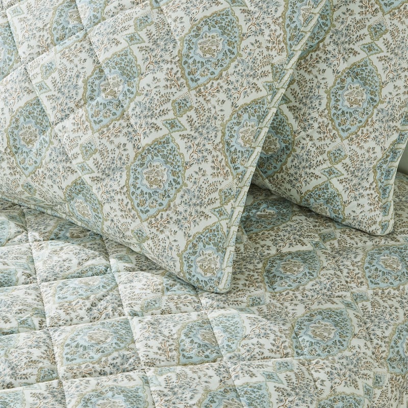 Patina Vie Maison Vintage Floral Printed Quilt Set with Shams