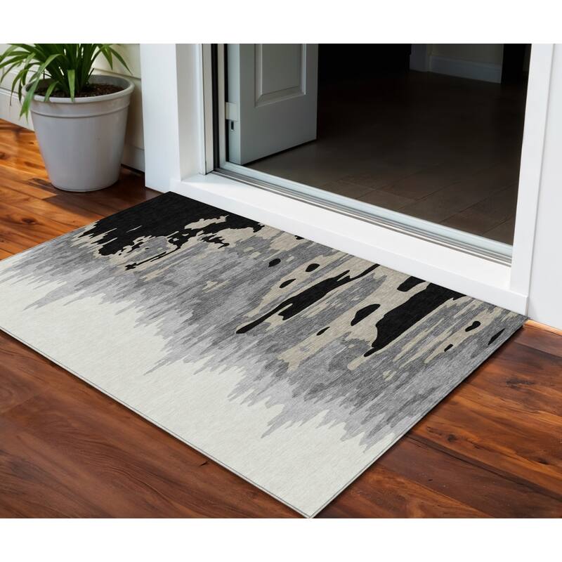 HomeRoots Abstract Transitional Rectangle Outdoor Rug - 3' x 5'