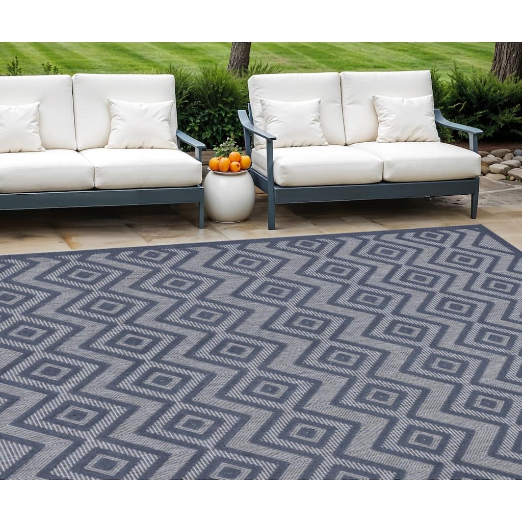 HomeRoots Contemporary Rectangle Outdoor Rug - 9' X 12'
