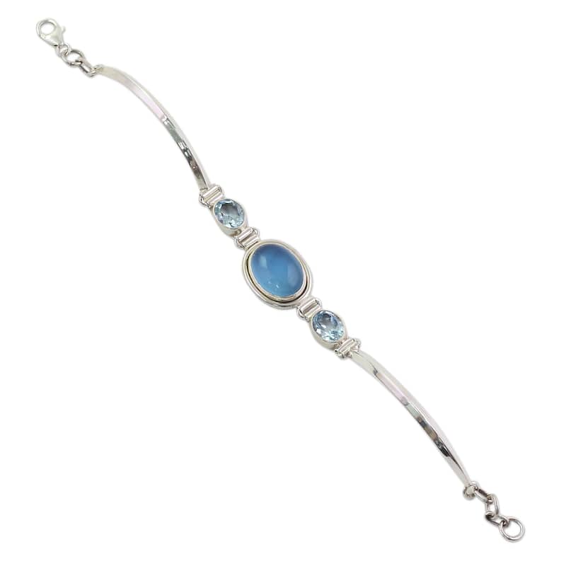 Handmade Sterling Silver 'Shining Blue' Topaz Chalcedony Bracelet (India)