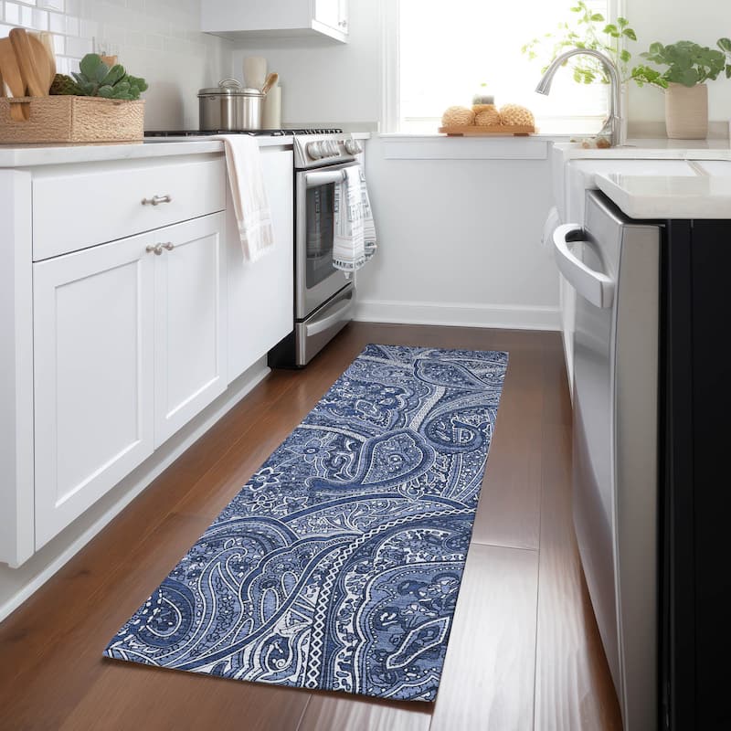 Machine Washable Indoor/ Outdoor Chantille Traditional Paisley Rug - Navy - 2'3" x 7'6"