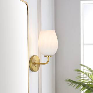 SAFAVIEH Lighting Cyndee Wall Sconce - 8" W x 6" D x 13" H - Gold - 8Wx6Dx13H