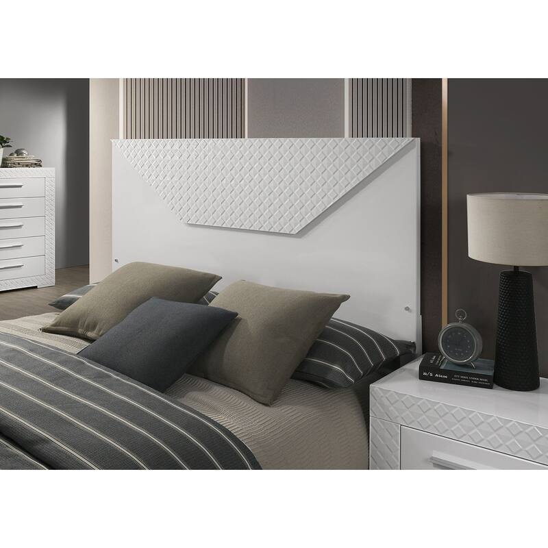 Queen Size High Gloss LED Platform Bed Set with 2 Nightstands and 3pc Contemporary Furniture