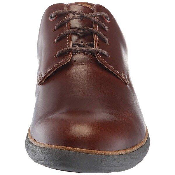 clarks men's un voyageplain oxford