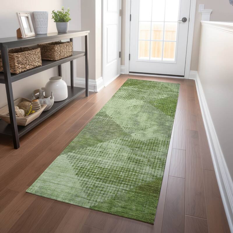 Machine Washable Indoor/ Outdoor Diamond Ombre Chantille Rug - Green - 2'3" x 7'6"