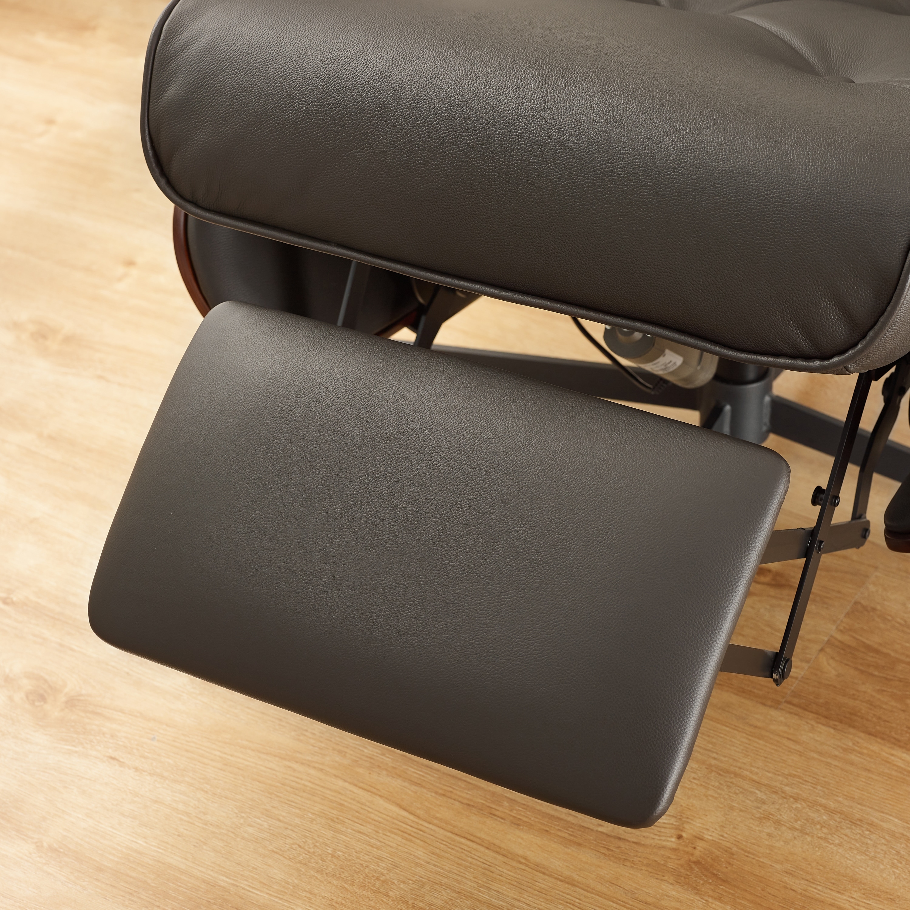 Leons leather recliners sales