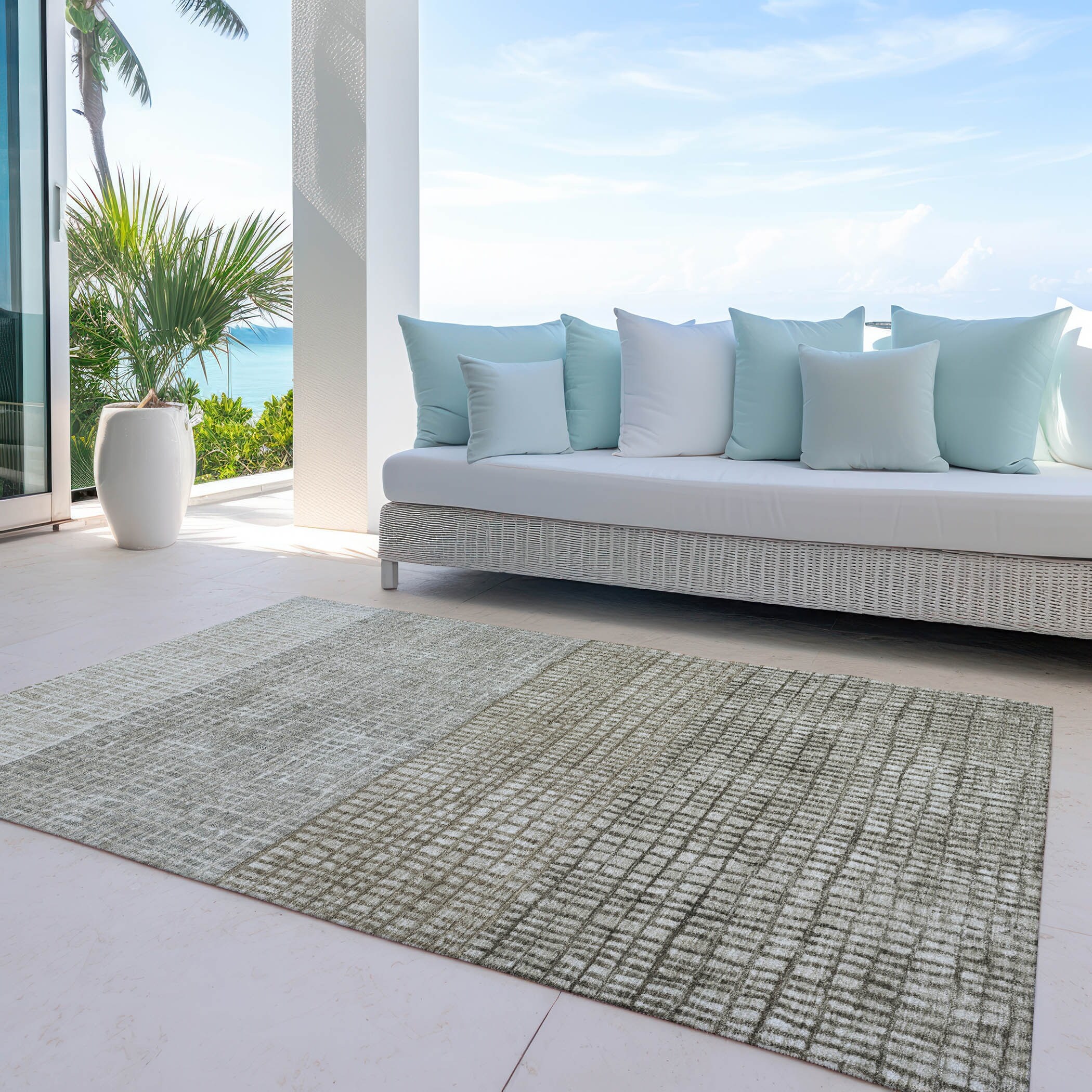 Machine Washable Indoor/ Outdoor Modern Ombre Chantille Rug