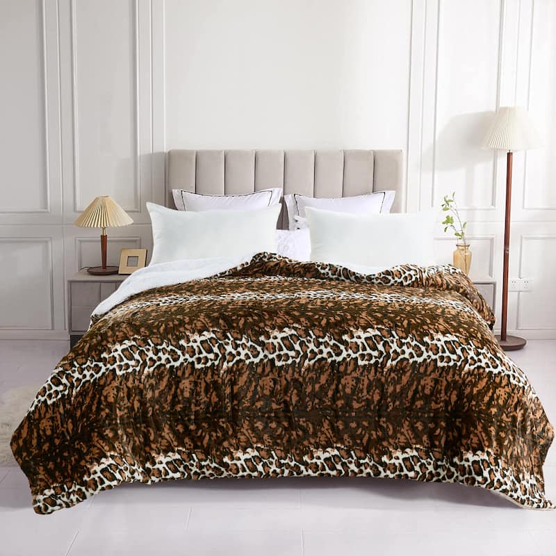 Home Soft Things FauxFur Sherpa Backing Bed Blanket