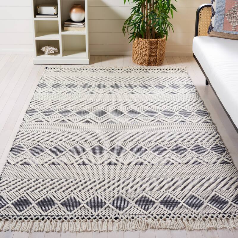 SAFAVIEH Handmade Natura Avril Moroccan Wool Rug