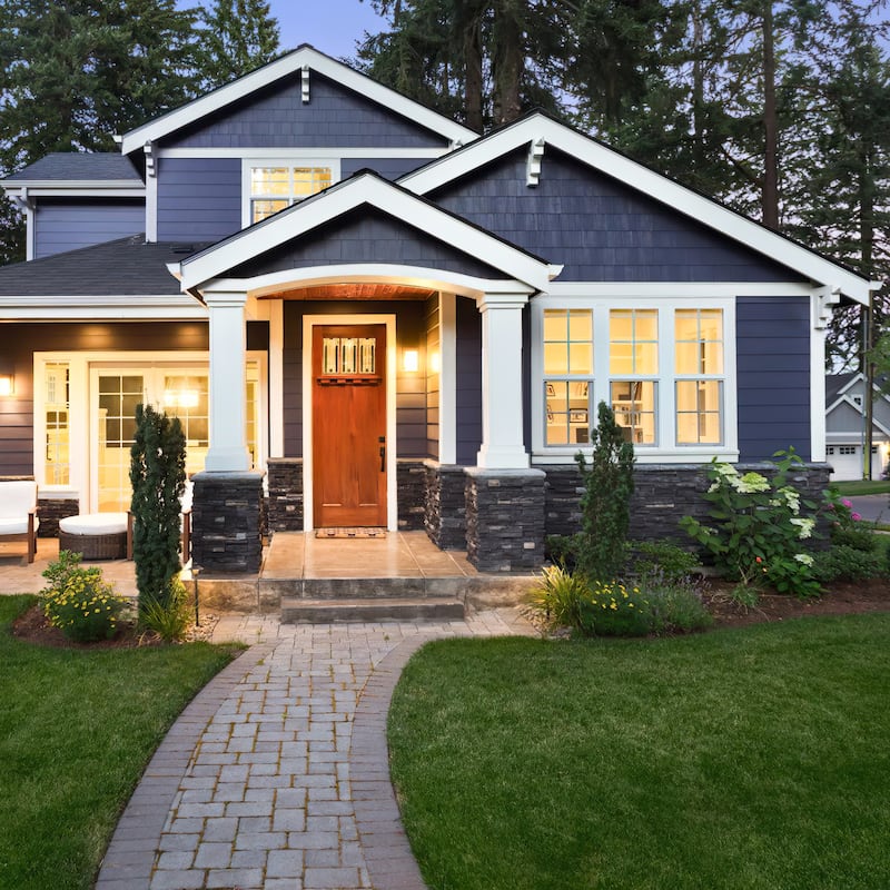 Eco-Luxe Synthetic Lawn: Lush, Low-Maintenance, Available in Various Dimensions