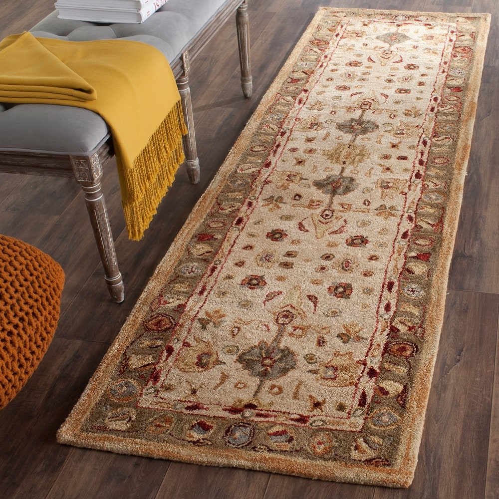 SAFAVIEH Handmade Anatolia Bibbi Traditional Oriental Hand-spun Wool Rug