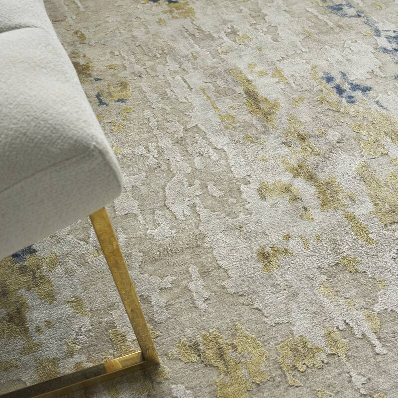 EXQUISITE RUGS Laureno Hand-knotted Bamboo Silk Beige/Gold Area Rug.
