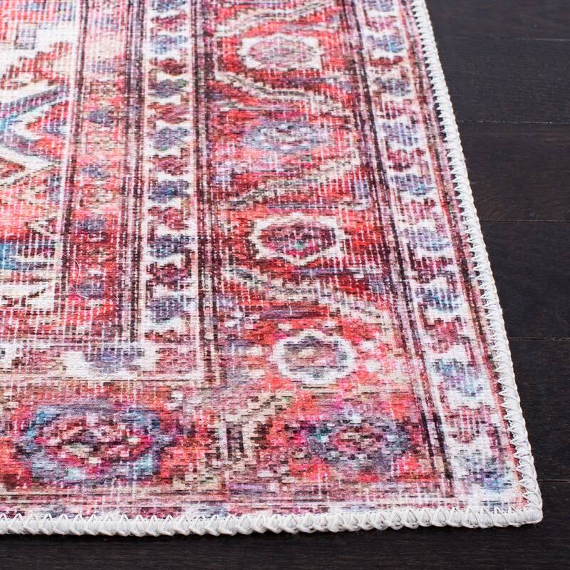 SAFAVIEH Serapi Machine Washable Vallie Medallion Distressed Rug