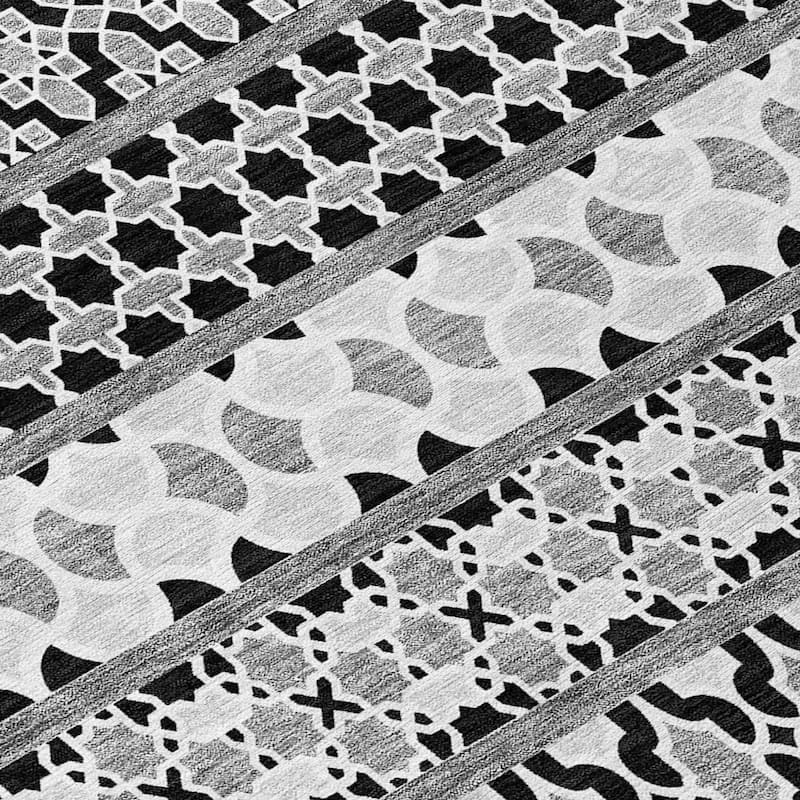 HomeRoots Quatrefoil Transitional Rectangle Outdoor Rug