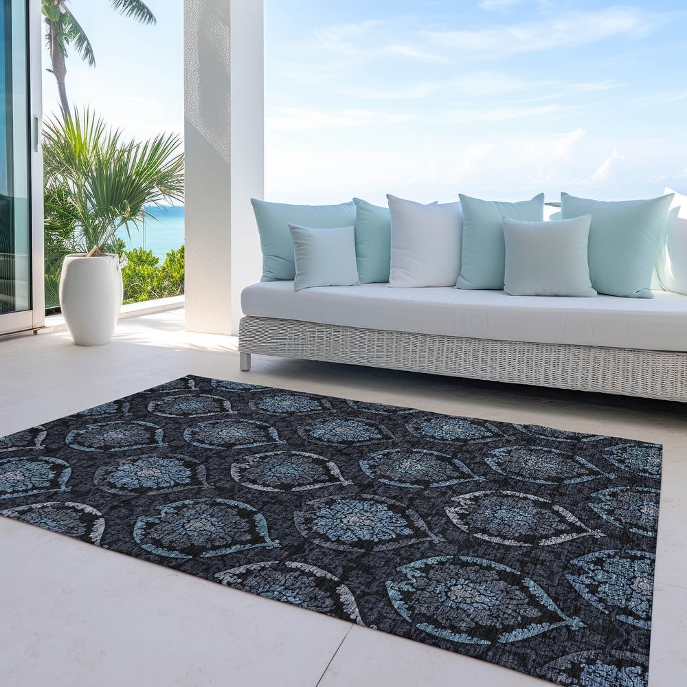 Machine Washable Indoor/ Outdoor Chantille Traditional Damask Rug