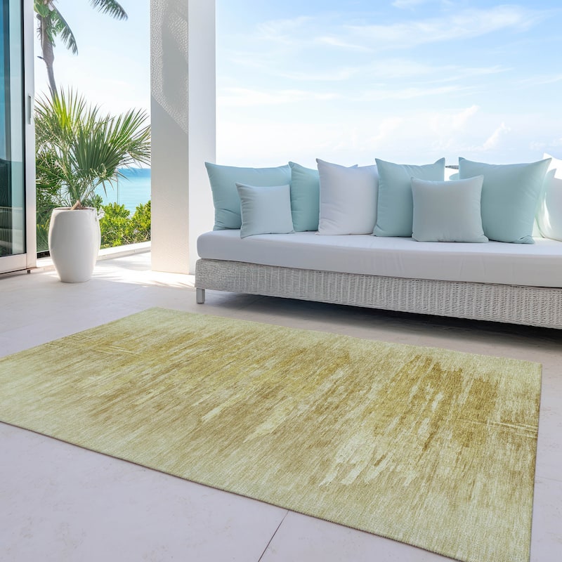 Machine Washable Indoor/ Outdoor Chantille Solid Ombre Rug - Gold - 2'6" x 3'10"