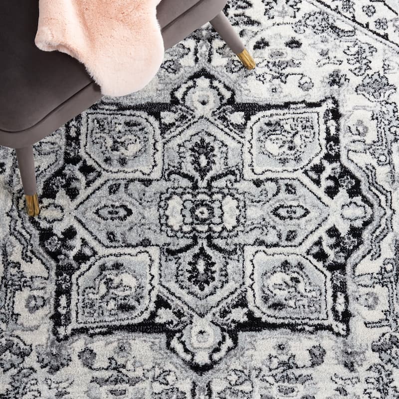 SAFAVIEH Tulum Doralice Bohemian & Eclectic Rug - 5'3" x 7'6"