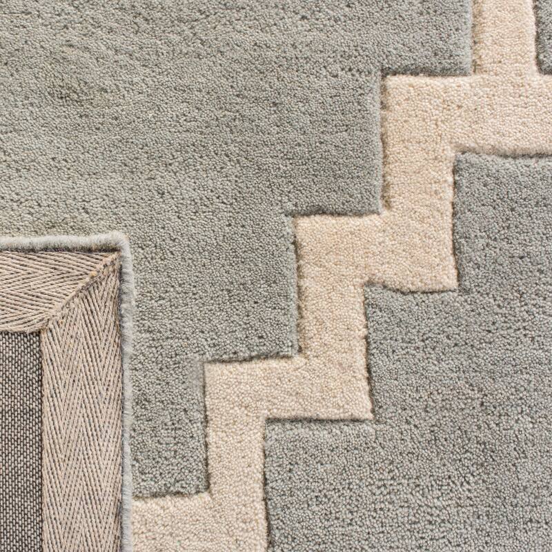 SAFAVIEH Handmade Chatham Doriane Modern Wool Rug