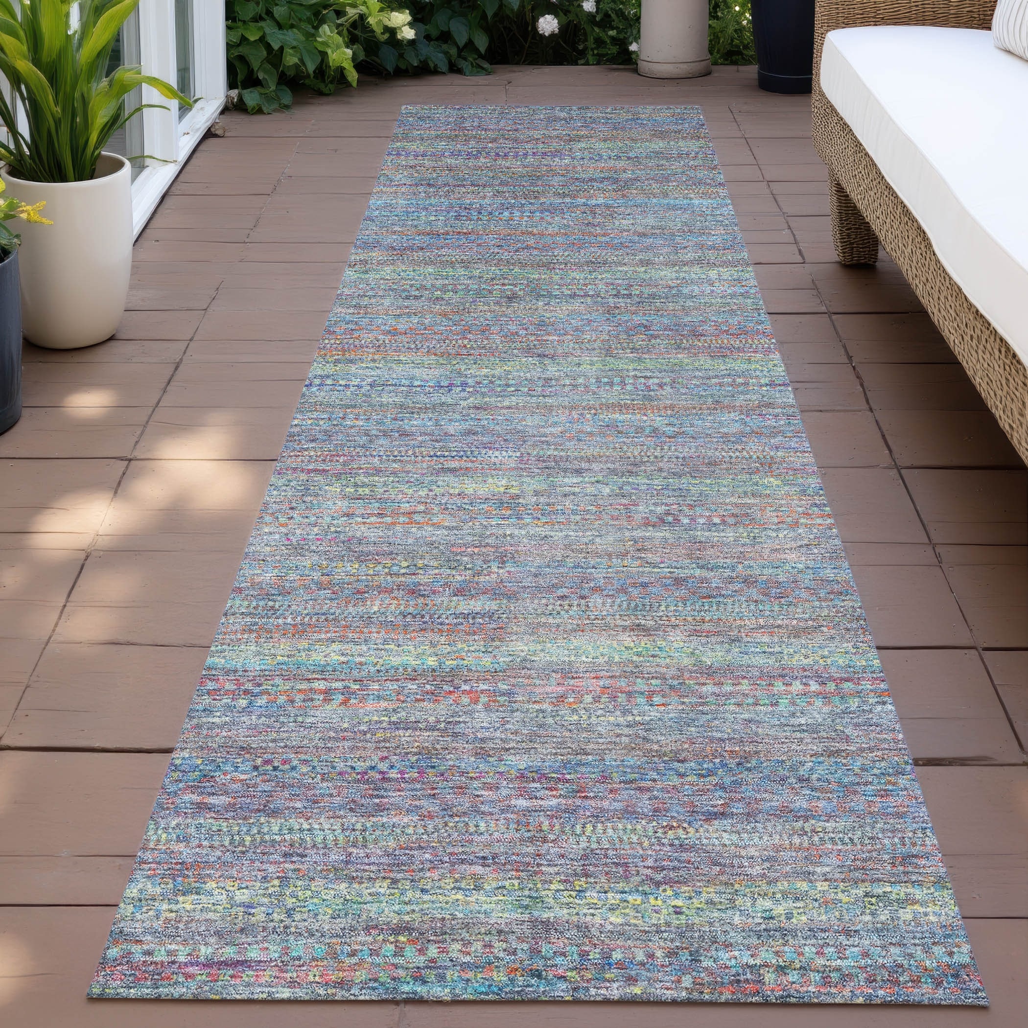 Machine Washable Indoor/Outdoor Modern Stripes Chantille Rug