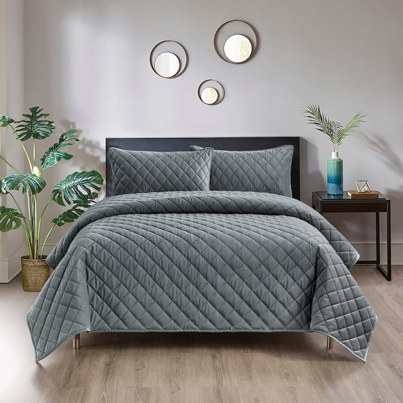 Pointehaven Heavy-Weight Oversized Diamond Design Velvet Quilt Sets - Silver Grey - Full - Queen
