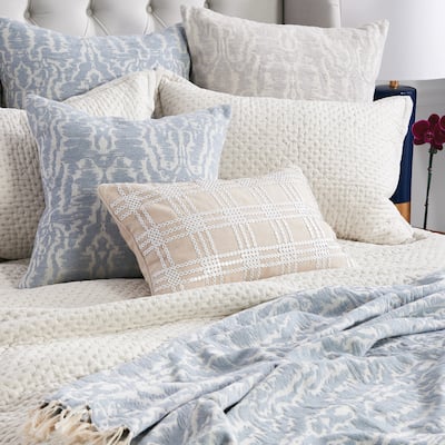 Noelle Fog 50" x 70" Fringe Throw Blanket
