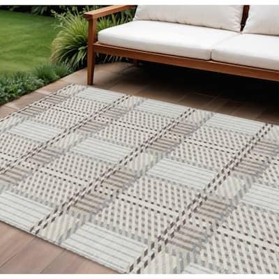 HomeRoots Plaid Transitional Rectangle Outdoor Rug